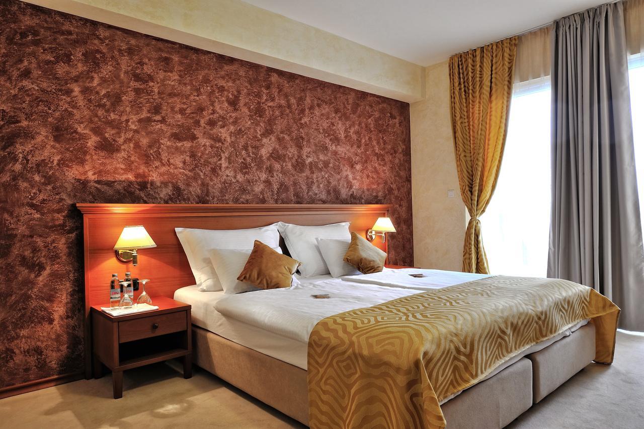 Hotel Antica-Seafront Hotel With Comfortable Rooms And Pool Stari Grad  Eksteriør billede
